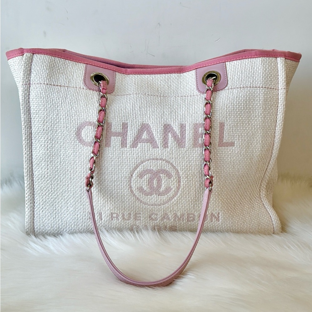 Chanel Pink and White Small Woven Straw Raffia Deauville